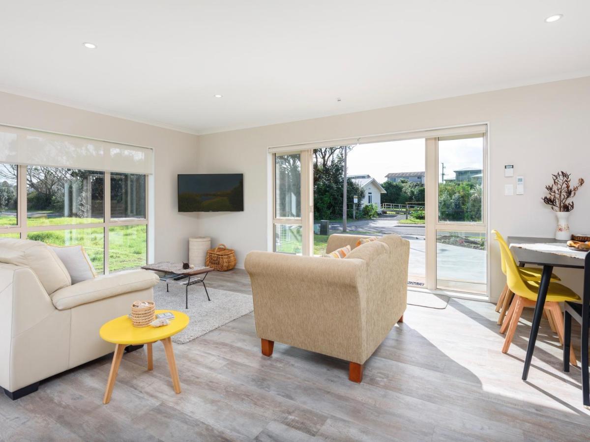 Modern Beach Break - Waihi Beach Holiday Home Экстерьер фото