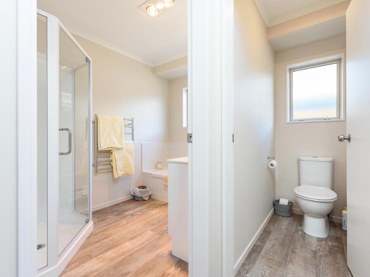Modern Beach Break - Waihi Beach Holiday Home Экстерьер фото